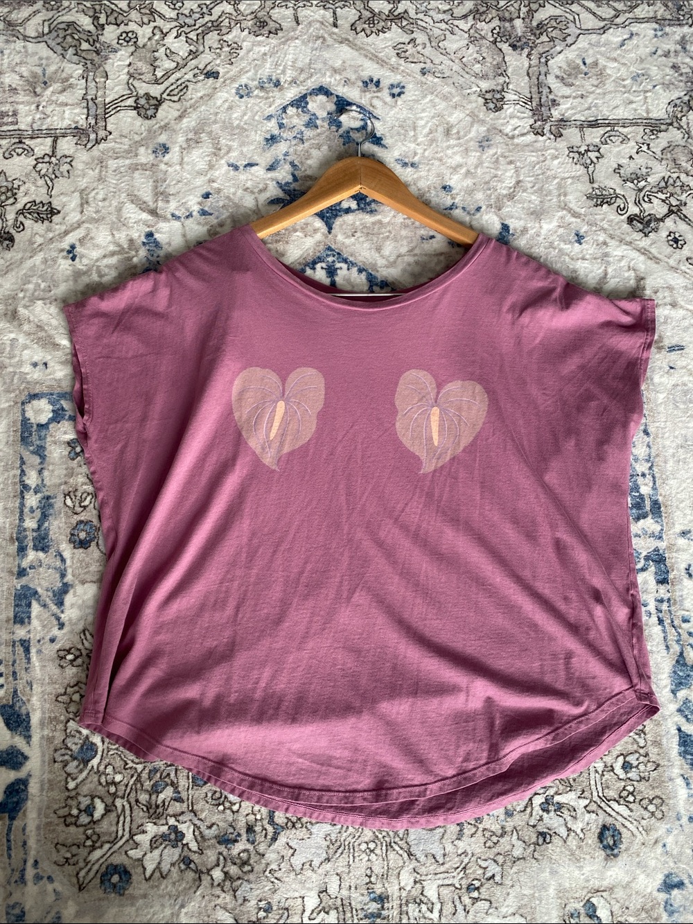 Like new! Fighting Eel Hawaii Oversized Mauve Floral Rare Print Cotton Top